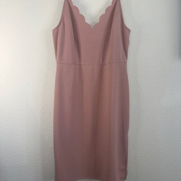 SOCIALITE ‎ laser cut scallop bodycon - Picture 3 of 7